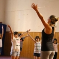 “Yoga a Scuola” è un progetto iniziato nel 2017-2018 nella scuola elementare Pirazzini A. di Faenza