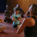 “Yoga a Scuola” è un progetto iniziato nel 2017-2018 nella scuola elementare Pirazzini A. di Faenza